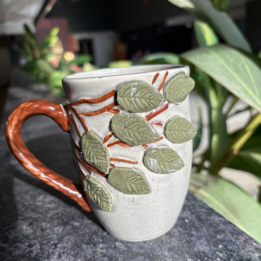 3D leaves Grey Mugs
